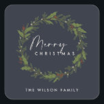 MODERN NAVY ELEGANT HOLLY BERRY WREATH CHRISTMAS QUADRATISCHER AUFKLEBER<br><div class="desc">Wenn Sie weitere Anpassungen benötigen,  schreiben Sie mir bitte an yellowfebstudio@gmail.com.</div>