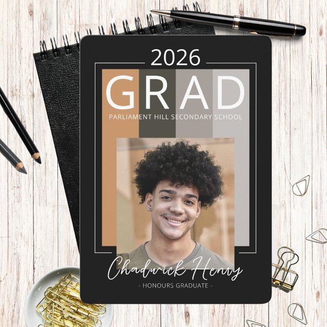 Modern Photo Graduation Colour Block Class of 2026 Einladung (Modern Colour Block Photo Graduation Announcement and Invitation)