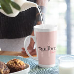 Modern Pink Girl Boss & Name Best Girly Milchtasse<br><div class="desc">Auf Zazzle präsentiert sich die Kollektion "Modern Pink Girl Boss & Name! Diese trendige und stilvolle Kollektion ist perfekt für alle starken, unabhängigen Frauen da draußen, die ihre Karriere gestalten und eine Erklärung abgeben. Ob Sie selbst ein Girl-Chef sind oder ein fantastisches Geschenk für ein solches suchen, diese Kollektion wird...</div>
