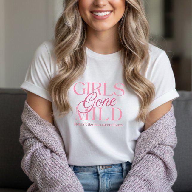 Modern Pink Girls Gone Milde Wellness-Center Bache T-Shirt (Not every bachelorette party needs to be wild—and that’s exactly the vibe of Girls Gone Mild!)