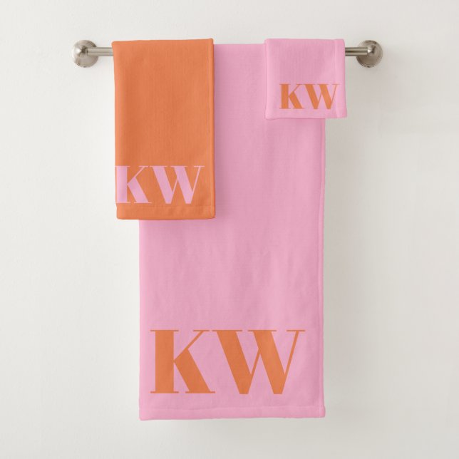 Modern Pink Orange Monogram Initials Personalized Badhandtuch Set (Insitu)