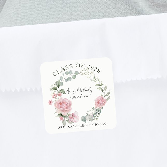 Modern Pink Roses Script Class of Graduation Quadratischer Aufkleber (Von Creator hochgeladen)