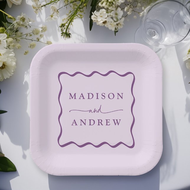 Modern Purple Wavy Frame Wedding Pappteller (Von Creator hochgeladen)