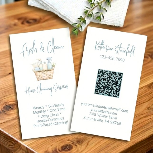 Modern QR Code Vertical House Cleaning Services Visitenkarte (Von Creator hochgeladen)