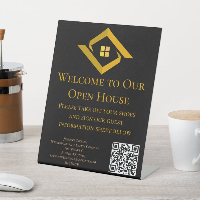 Modern Real Estate Black and gold custom logo  Sockelschild (In SItu)