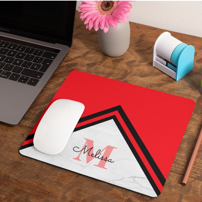 Modern Red and Black Chevron Name Monogram Mousepad (Von Creator hochgeladen)