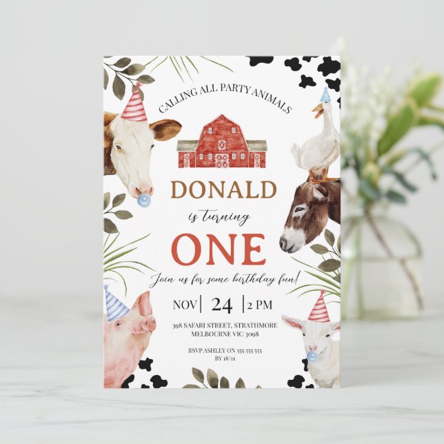 Modern Red Calling All Party Animals Farm Birthday Einladung (Stehend Vorderseite)