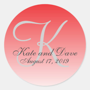 Modern Red Crimson Monogram Gastgeschenk Hochzeit Runder Aufkleber