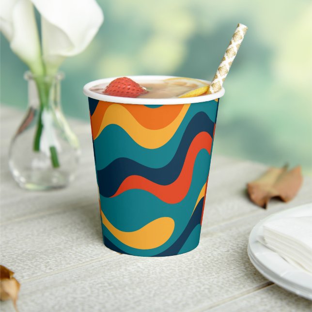 Modern Retro Wavy Abstract Pattern  Pappbecher (In Situ)