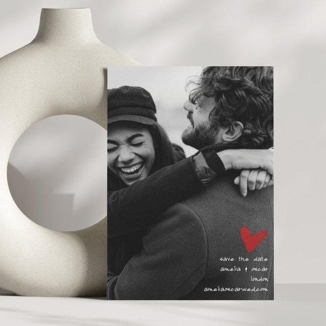 Modern Romantic Black and White Wedding Heart Save The Date (Von Creator hochgeladen)