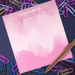 Modern rosa Edelkalligraphie Lebensmittelgeschäft Notizblock<br><div class="desc">Mit diesem modernen und trendigen personalisierten Notizblock können Sie alle wichtigen Aufgaben behalten haben. Das Design besteht aus neun Karo-Kreisen und eleganter Kalligraphie auf abstraktem künstlerischem Hintergrund in verschiedenen Rosatönen. Der Text ist vollständig anpassbar.</div>