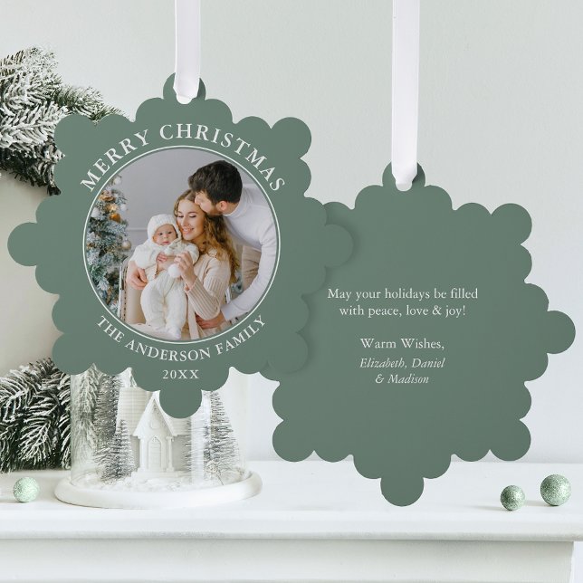 Modern Sage Green Frohe Weihnachts-Foto Ornament Karte (A greeting card that is also an ornament! Customize with your photo and personalized text.)