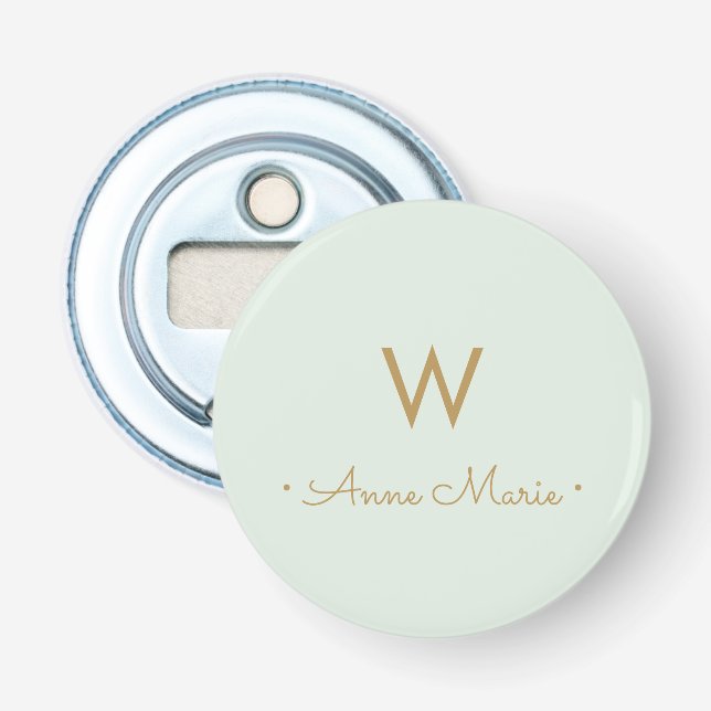 Modern Sage Green Gold Script Monogram Flaschenöffner (Vorderseite)