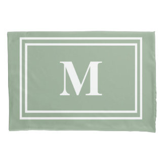 Modern Sage Green Monogram Kissenbezug