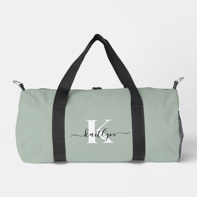 Modern Sage Green Script Monogram Duffle Bag (Vorderseite)