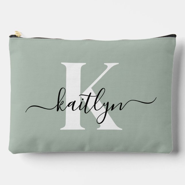 Modern Sage Green Script Monogram Zubehörtasche (Vorderseite)