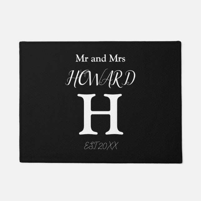 Modern Schwarz-weißer Monogramm Name Newlyweds Doo Fußmatte (Vorderseite)
