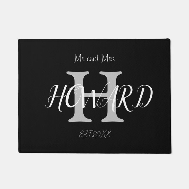 Modern Schwarz-weißer Monogramm Name Newlyweds Doo Fußmatte (Vorderseite)