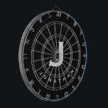 Modern Schwarz-weißer Monogrammname Dartscheibe<br><div class="desc">Modernes schwarzes Dartboard mit klassischer Blocktypografie im Original und Name in Weiß. Personalisieren Sie mit Name und Initial.</div>