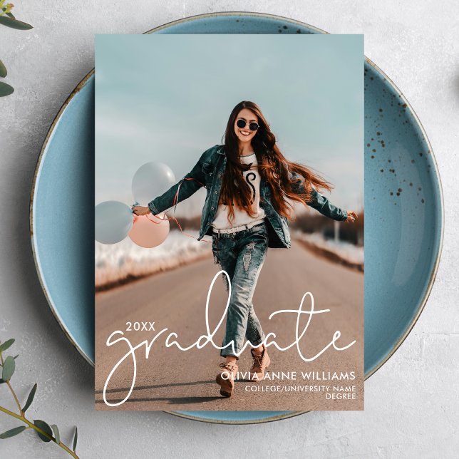 Modern Script College Graduate Ankündigung (Von Creator hochgeladen)