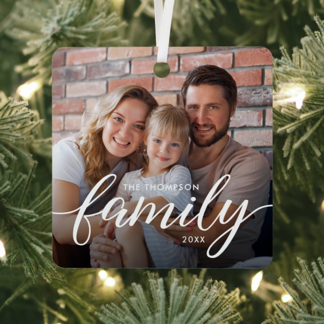 Modern Script Family Photo Christmas Personalized Ornament Aus Metall (InSitu)