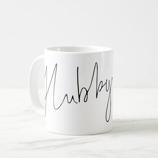 Modern Script Hubby Name Schwarz-weiß Kaffeetasse (Vorderseite Links)