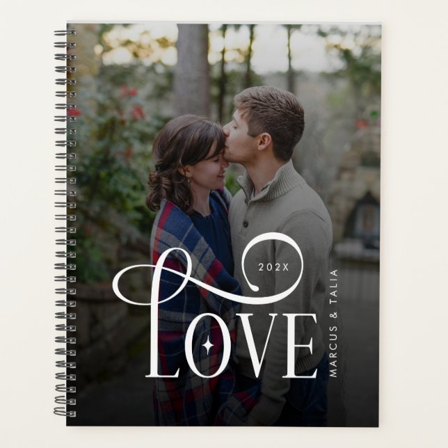 Modern Script Love Custom Engaged Couples Photo Planer (Vorderseite)