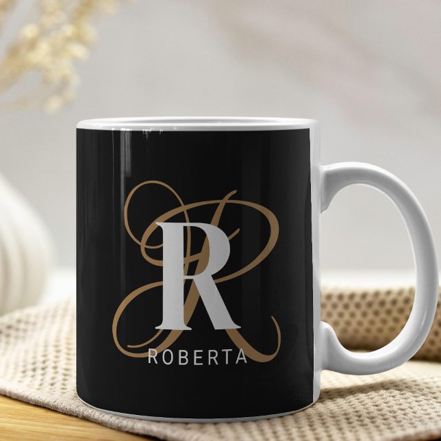 Modern Script Monogram Name Black Gold Kaffeetasse (Von Creator hochgeladen)