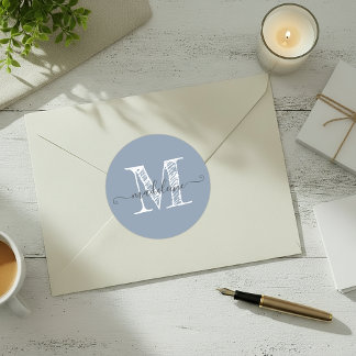 Modern Script Name Monogram Initial Dusty Blue Runder Aufkleber