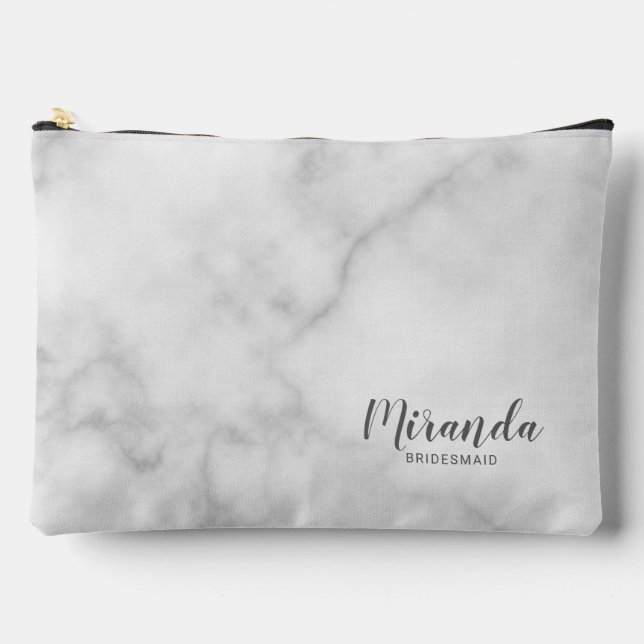 Modern Script Personalisiert Bridesmaid Name Zubehörtasche (Vorderseite)