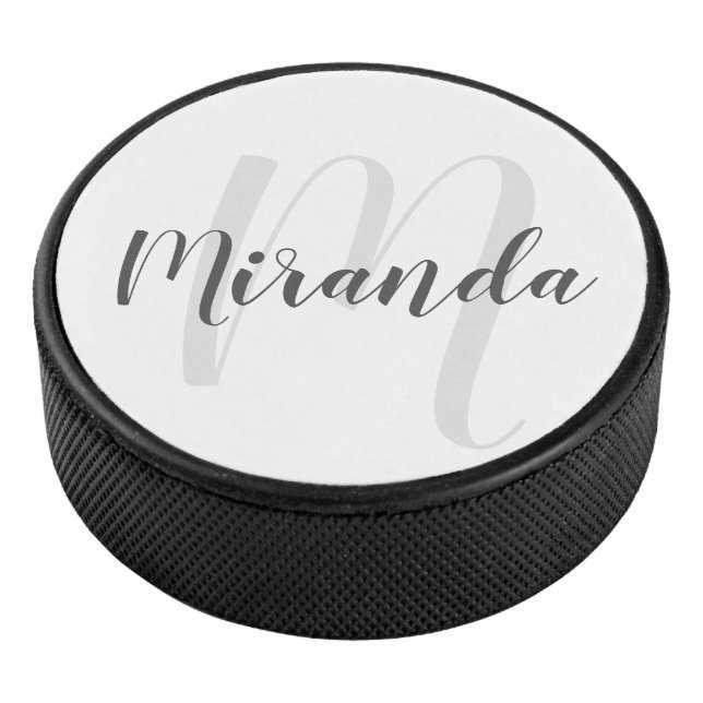 Modern Script Personalisiert Monogram und Name Eishockey Puck (3/4)