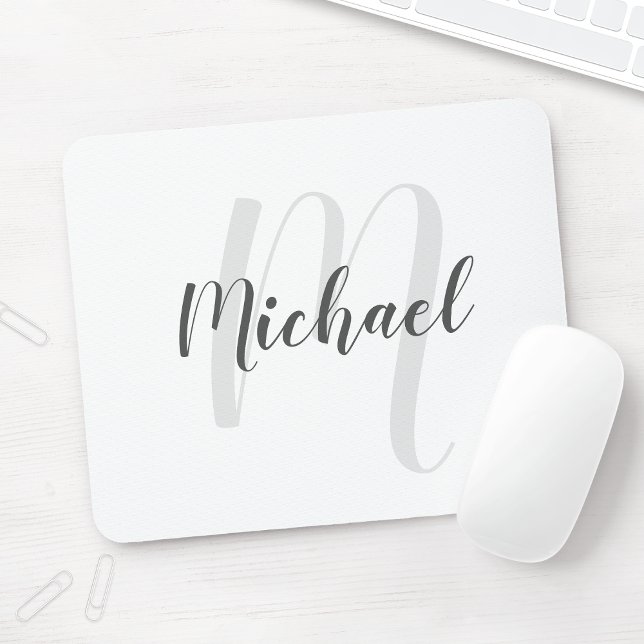 Modern Script Personalisiert Monogram und Name Mousepad (Von Creator hochgeladen)