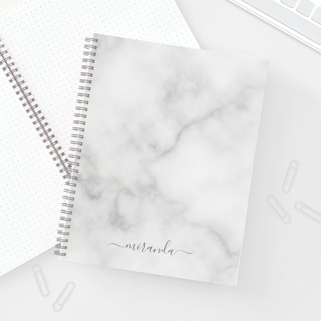 Modern Script Personalisiert Name White Marble Notizbuch (Von Creator hochgeladen)