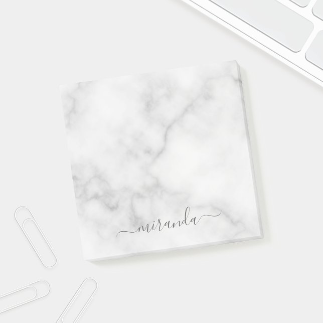 Modern Script Personalisiert Name White Marble Post-it Klebezettel (Von Creator hochgeladen)