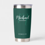 Modern Script Personalisiert Trauzeuge Name Thermobecher<br><div class="desc">Fügen Sie Ihrer Hochzeit eine persönliche Touch mit einem personalisierten Trauzeuge-Geschenk hinzu. Dieses Design zeichnet sich durch den Namen personalisiert Trauzeugen im Stil von weißen, modernen Drehbuch-Schriftart und Monogramm in hellgrün modernen Drehbuch-Schriftart Stil als Hintergrund mit Titel und Hochzeit Datum in weiß modernen Sans Serif Schriftart Stil auf smaragdgrünen Hintergrund....</div>