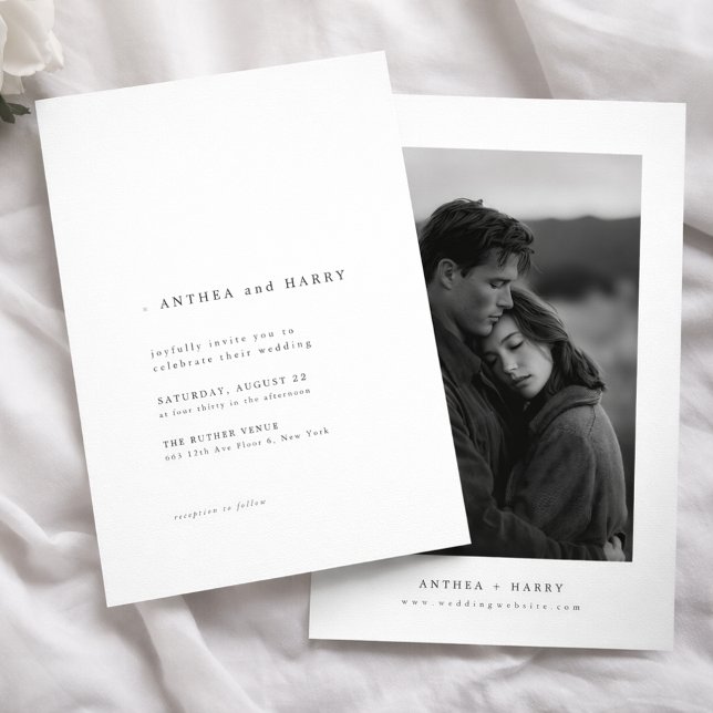Modern Serif Typography Black and White Wedding Einladung (Von Creator hochgeladen)