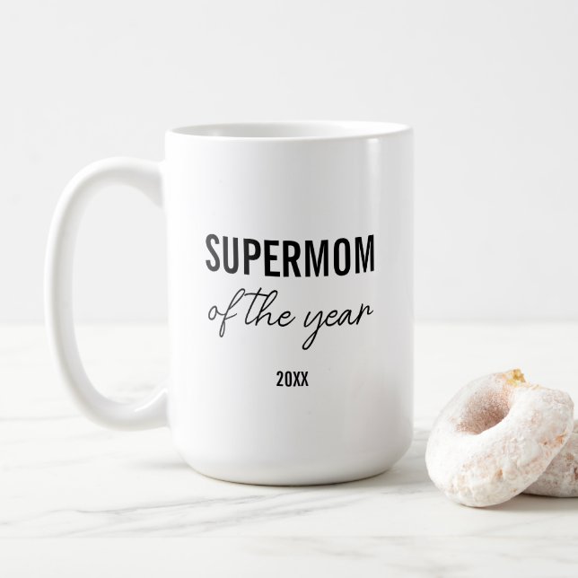Modern Simple Black and White Script Supermom Kaffeetasse (Mit Donut)