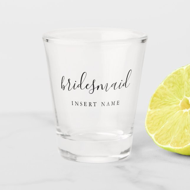 Modern Simple Calligraphy Bridesmaid Shot Glass Schnapsglas (Vorderseite)