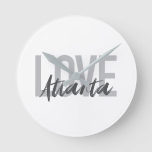 Modern, simple, cool, urban design Love Atlanta Runde Wanduhr