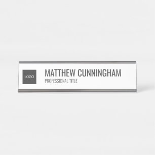 Modern Simple Custom Logo Employee Name Job Title Schreibtischnamensplakette