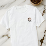 Modern Simple Grunge Custom Abzeichen Pet Foto Nam T-Shirt<br><div class="desc">Dieses einfache und klassische Design besteht aus Serifentypografie und fügt ein benutzerdefiniertes Foto hinzu.</div>
