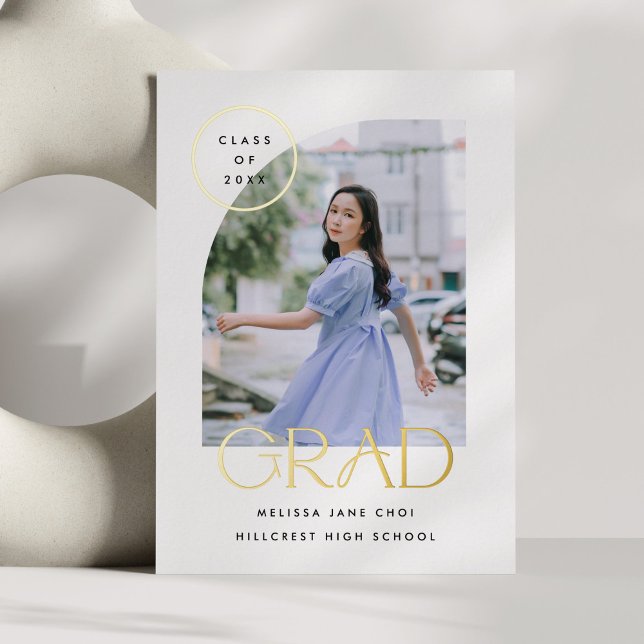 Modern Simple Minimal Curved Arch Graduation Card Folieneinladung (modern, simple, minimalist graduation photo announcement with gold foil and curved edge photo frame)