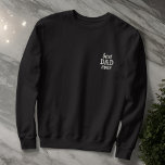 Modern Simple Monogram Best Vater je Typografie Besticktes Sweatshirt<br><div class="desc">Moderne,  einfache Buchstabenmonogramme auf der Vorderseite und im Nacken.</div>