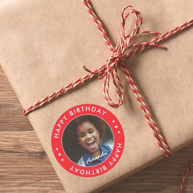 Modern Simple Red Kids Happy Birthday Foto Runder Aufkleber (Modern Simple Red Kids Happy Birthday Photo Classic Round Sticker
)