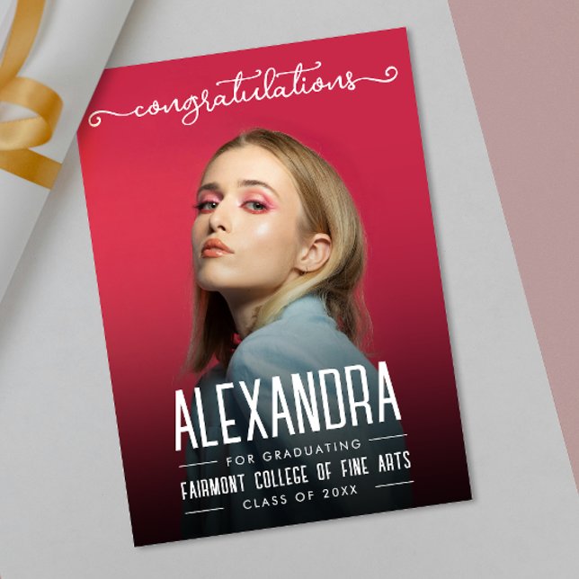 Modern Simple White Congratultions Graduate  Photo Karte (Von Creator hochgeladen)