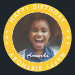 Modern Simple Yellow Kids Happy Birthday Foto Runder Aufkleber<br><div class="desc">Niedlich Happy Birthday Custom Geburtstag Foto Aufkleber für Ihren Kindergeburtstag Party,  Sohn oder Tochter. Sie verfügen über einen niedlichen,  anpassbaren Namen und Foto. Ideal für Einladungen und Party-Taschen.</div>