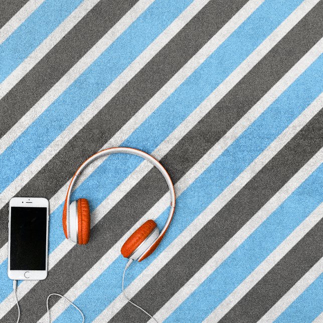 Modern Sky Blue Gray Diagonal Stripes Strandtuch (Von Creator hochgeladen)