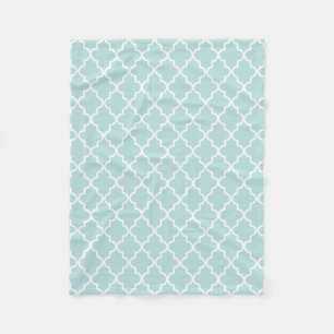 Modern Sky Blue und White marokkanische Quatrefoli Fleecedecke