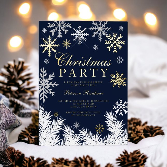 Modern snowflake pine navy winter Christmas party Folieneinladung (Von Creator hochgeladen)