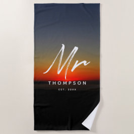 Modern Sunset in Water Minimalistisch Script Strandtuch